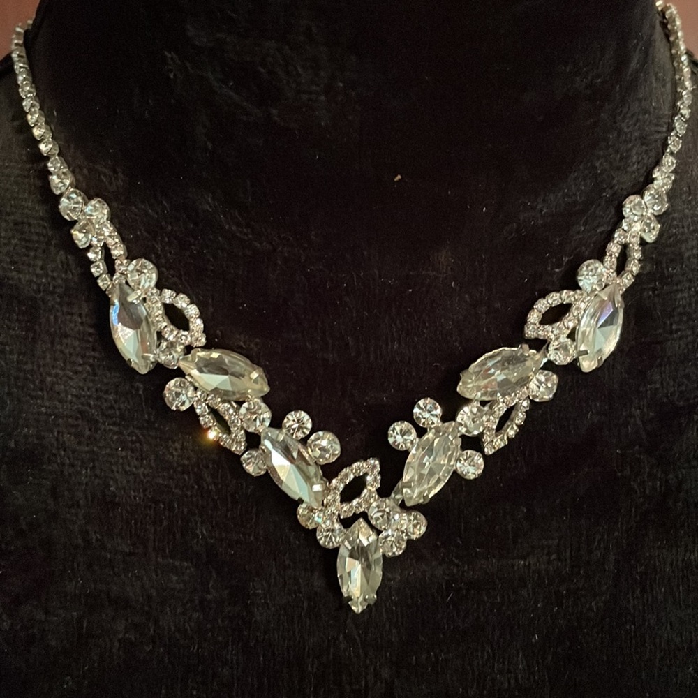 Bridal set necklace and earrings set